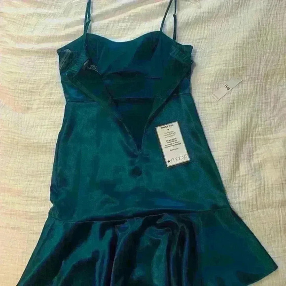 Macy’s Teal Blue/Green Formal Dress - Picture 2 of 6